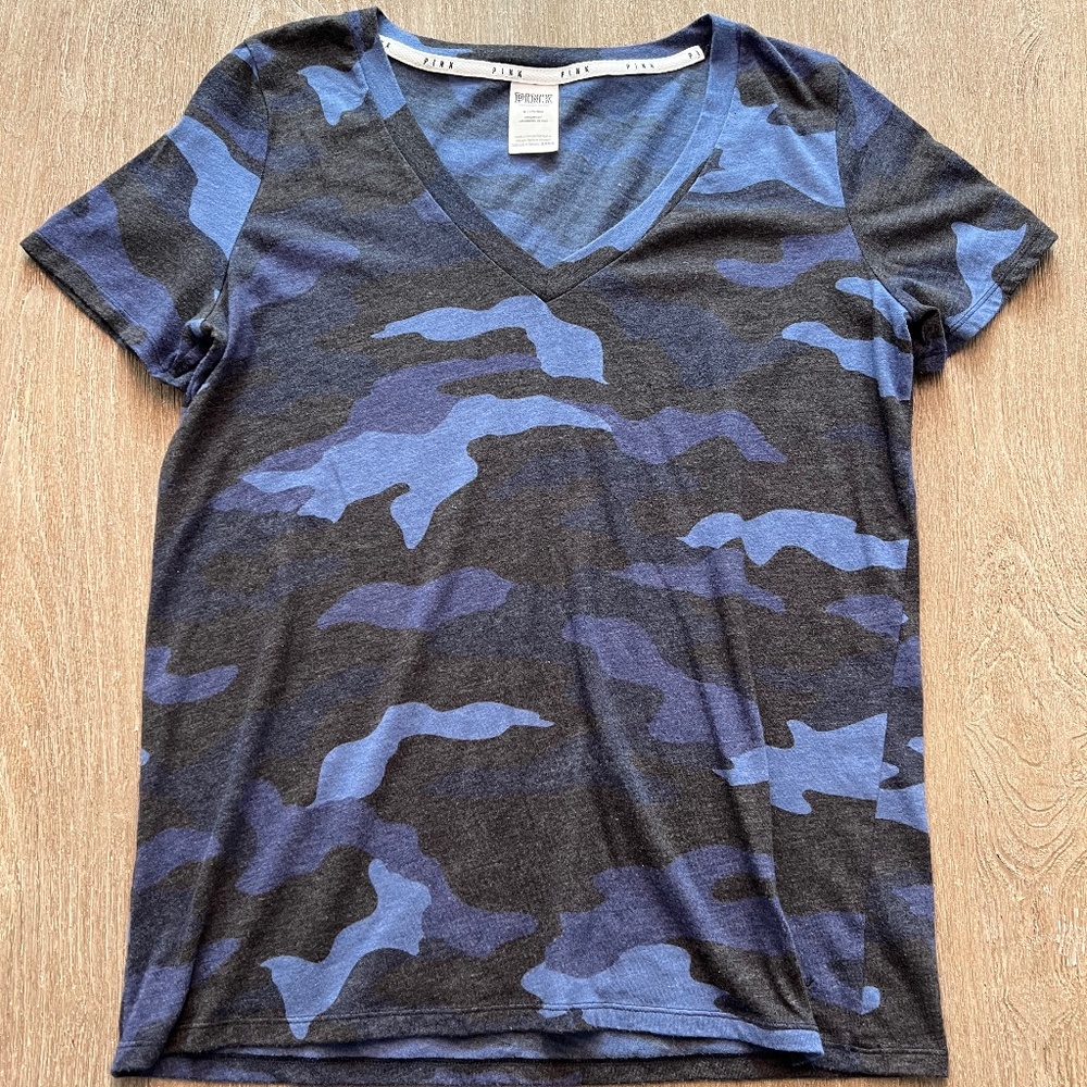PINK Victoria's Secret Blue Camo V Neck Sleep Tee Medium EUC
